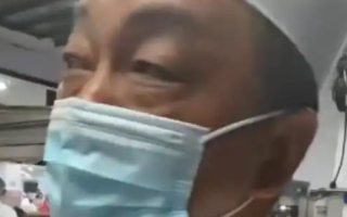 一天炒180多斤猪肉！荣昌食堂主厨眼袋掉到口罩边！