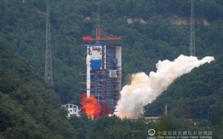时隔5年：58米高的长三乙火箭成功发射高分十四号02星！