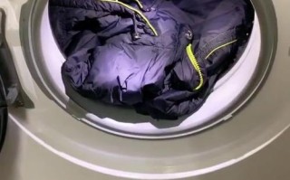 羽绒服可以用烘干机烘干吗（羽绒服适合用烘干机烘干吗）