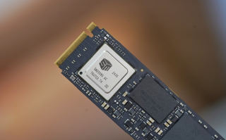 SK海力士推迟HBM4设备下单 明年扩建产线导入量产 ！