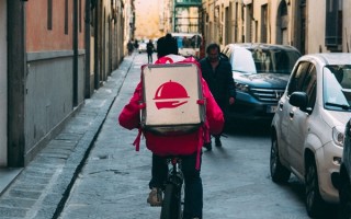 限速15km/h！广州电动车新规实施 违法超3次或被扣车：外卖骑手喊话了！