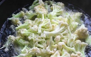 花菜焯水的最佳时间（花菜烫水的最佳时间掌握）
