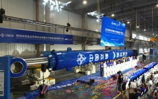 总重量达385吨全球最大：常州造出16层楼高液压油缸！