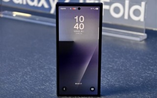 19999元起！三星Galaxy Z TriFold国行真机上手：手机瞬间变10英寸平板 ！
