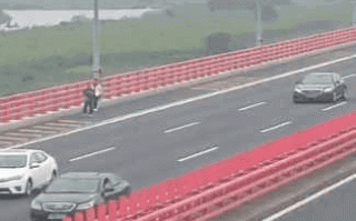 顺风车司机撬单还把乘客丢高速公路 处罚大快人心！
