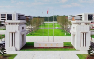 吉利李书福：教育一定要千人千面 每个同学都要有自己的学习大纲！