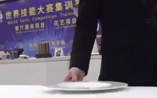 00后女孩每天端盘子上千次成冠军：希望向世界展示中国工匠风采！