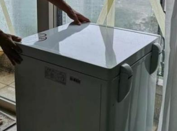 冰箱横着搬了怎么补救能通电（小轿车怎么搬运冰箱）-第1张图片