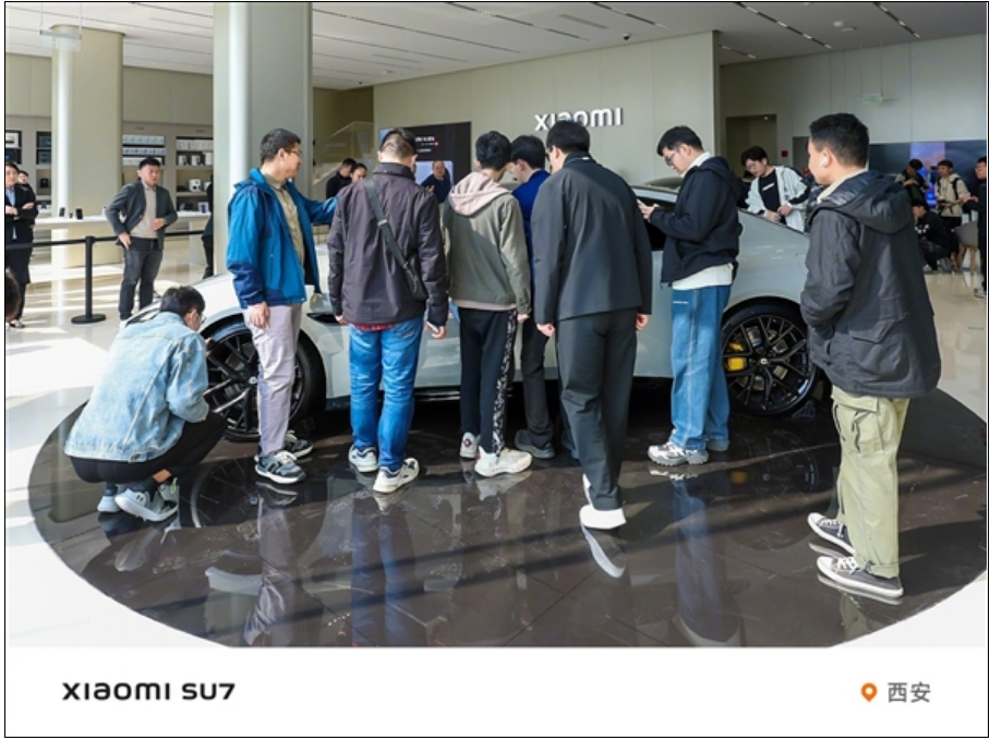 小米SU7展车到店 全国29城掀起围观潮：现场热度爆棚！-第6张图片