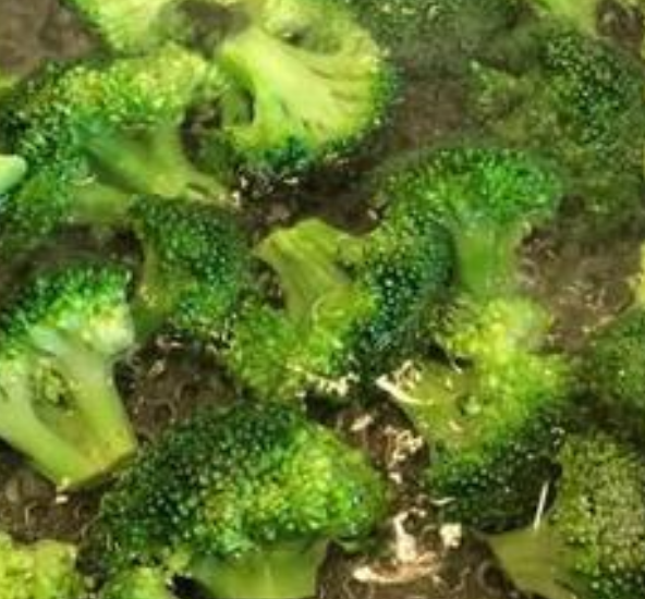 西兰花开水烫几分钟能熟可以吃（西兰花冷水煮还是开水煮）-第2张图片