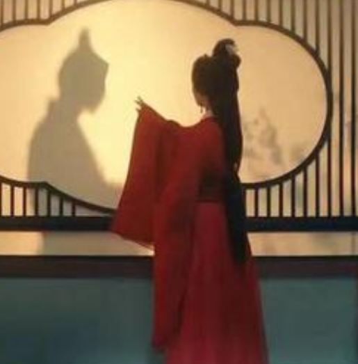 不温不火的演员一年收入大概有多少（演员不火的时候好过吗）-第2张图片