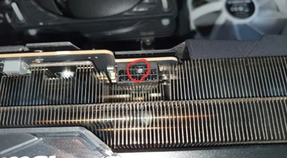 12999元买到真烫手：RTX 4090用户吐槽降低功耗仍存接口烧熔风险！-第1张图片